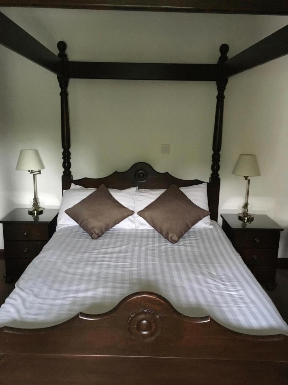 Отель The Farmers Arms Eccleston  Экстерьер фото