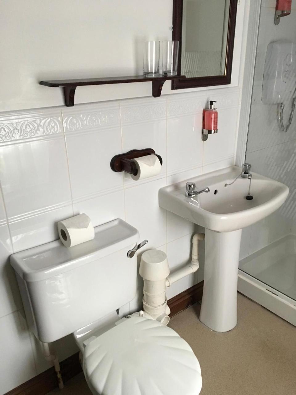 Отель The Farmers Arms Eccleston  Экстерьер фото